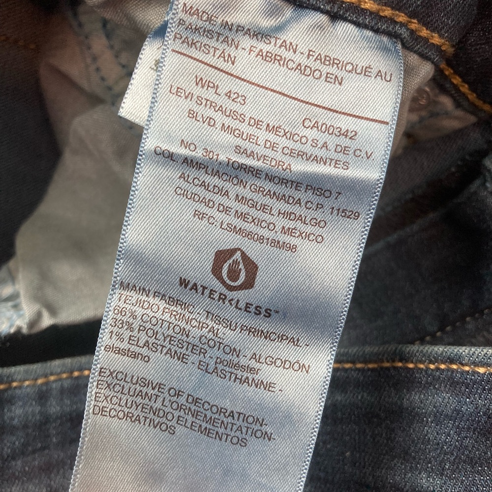 Levi Mid Rise Slim Boyfriend cropped jeans - Picture 12 of 13